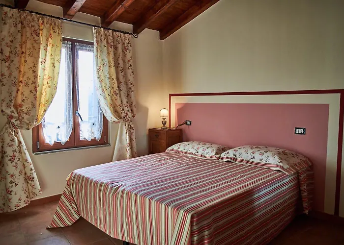 Eremo Dei Poeti Diffuso 农家乐 奥拉