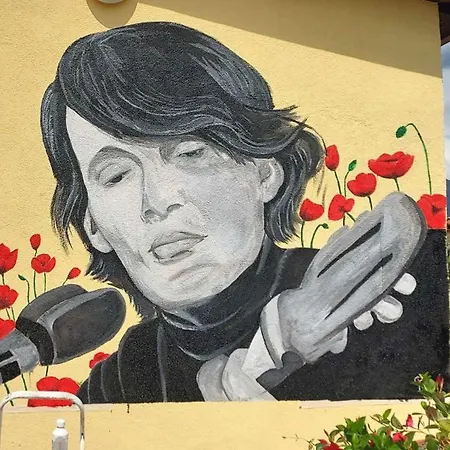 Eremo Dei Poeti Diffuso آولا