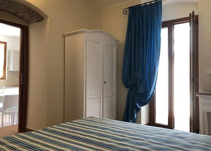 Eremo Dei Poeti Diffuso בית חווה *
